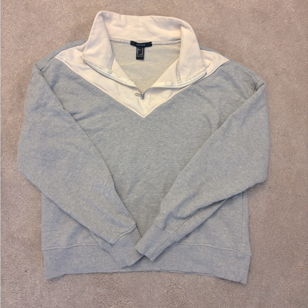 Forever 21 Zip Up Sweater in Gray and Cream